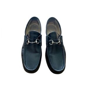 Authentic GUCCI Horsebit women’s loafer in Black/Silver buckle. SZ 9